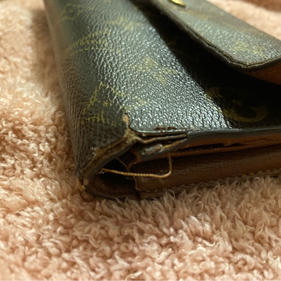 Louis Vuitton wallet!! - Picture 4 of 8